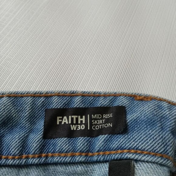 Buffalo David Bitton Button Front Embroidered Floral Denim Skirt Size 30 Waist - Picture 3 of 12